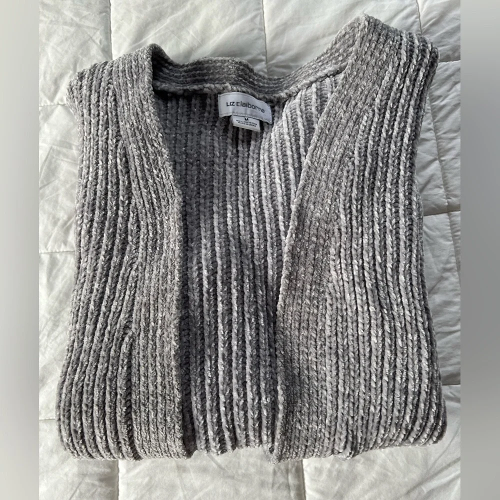 Liz Claiborne Size Medium Chenille Sweater. Very good used condition. Gray color - Picture 1 of 3